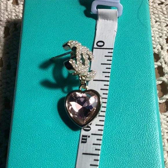 New CC Gold w/ pearls&Pink Heart Earrings (stamp) - Picture 3 of 4